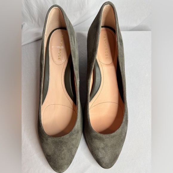 Taryn Rose Rochelle Dark Gray / Olive Suede
Block High Heel Pumps 9.5 Shoes - Picture 2 of 8